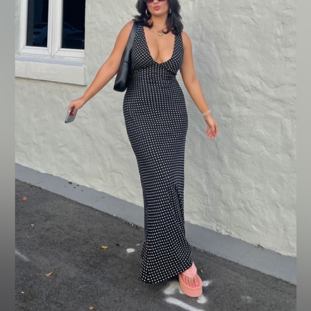 Nellie Polka Dot Maxi Dress
Princess Polly